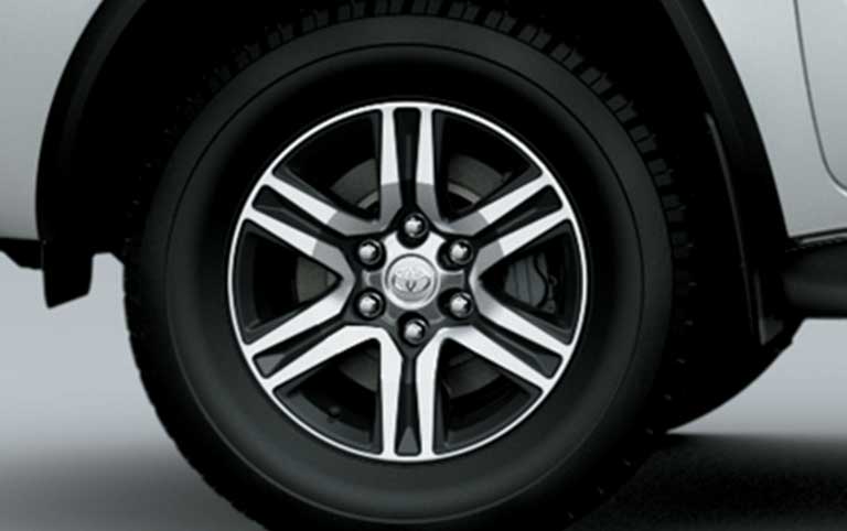 toyota-fortuner-2-4at-4x2