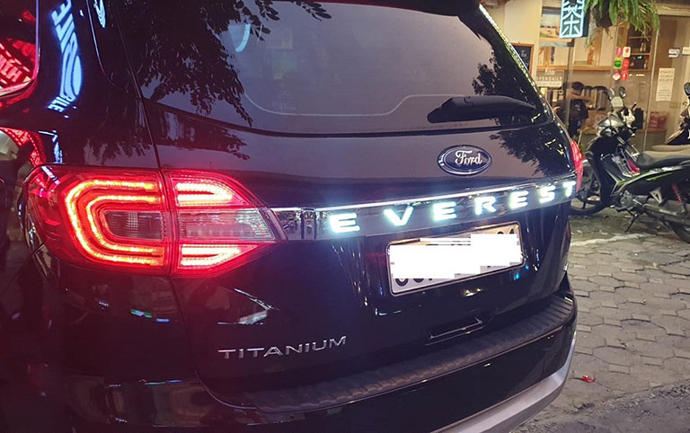 den-led-cop-sau-xe-ford-everest-sl-4