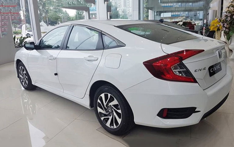 honda-civic-1-8e-2020-4