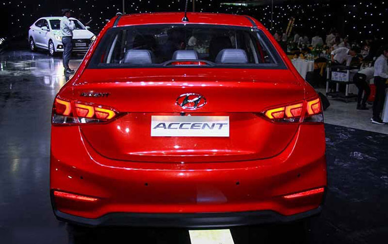 hyundai-accent-1-4at-ban-dac-biet-6