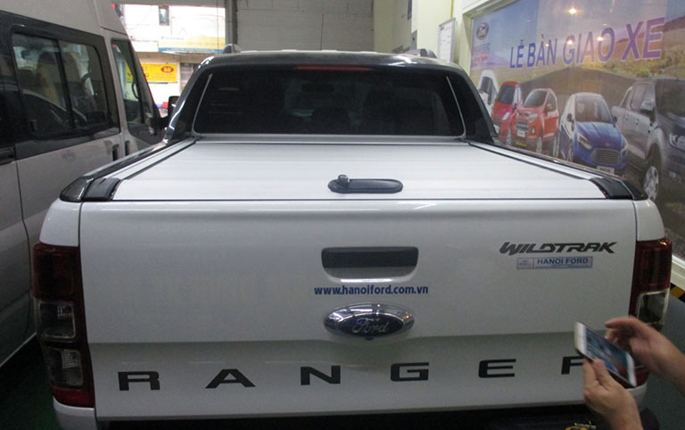 nap-thung-cuon-ford-ranger-wildtrack-mau-bac-3