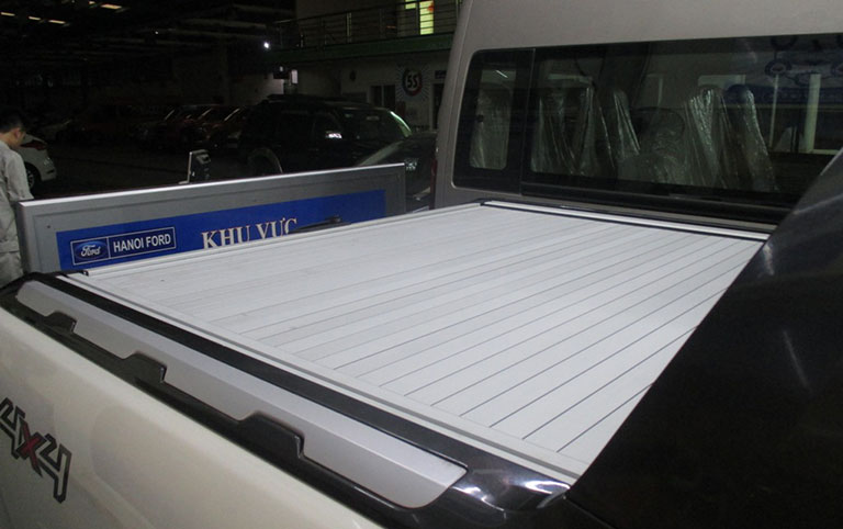nap-thung-cuon-ford-ranger-wildtrack-mau-bac-sl-5