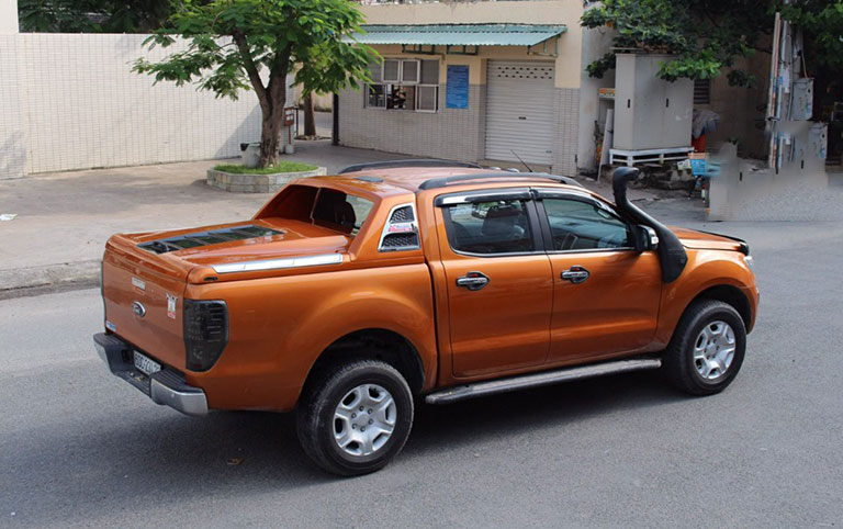 nap-thung-thap-ford-ranger-17-sl-1