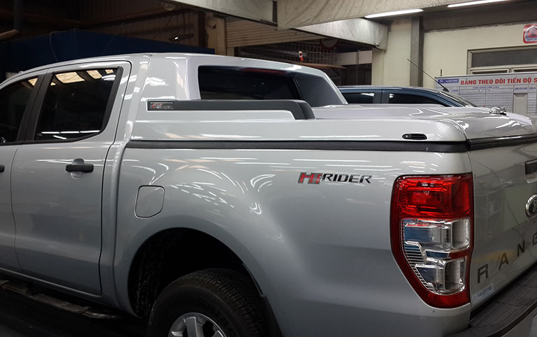 nap-thung-thap-ford-ranger-op-tao-dang-the-thao-2