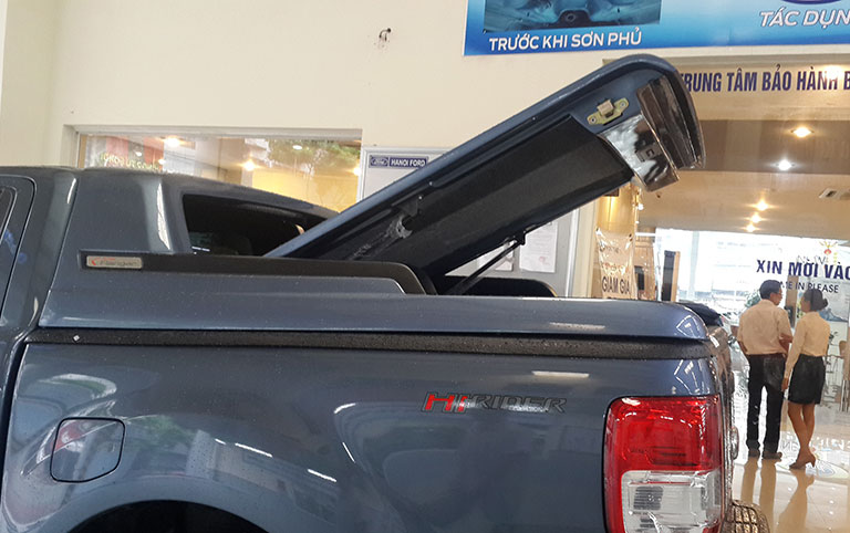 nap-thung-thap-ford-ranger-op-tao-dang-the-thao-4
