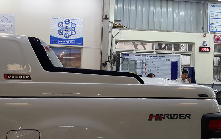 nap-thung-thap-ford-ranger-op-tao-dang-the-thao-6