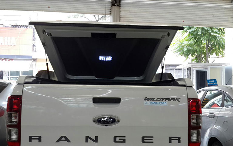 nap-thung-thap-ford-ranger-op-tao-dang-the-thao-8