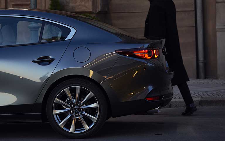 mazda-3-luxury-sedan-1-5l-2019-5