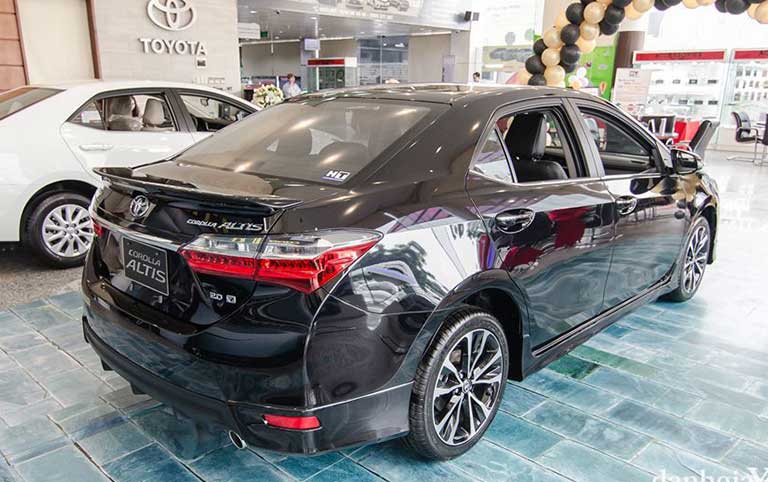 toyota-corolla-altis-2-0v-sport-2019-5