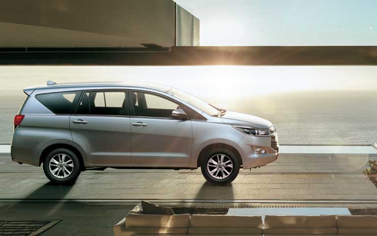 toyota-innova-v-2-0at-2019-sl-1
