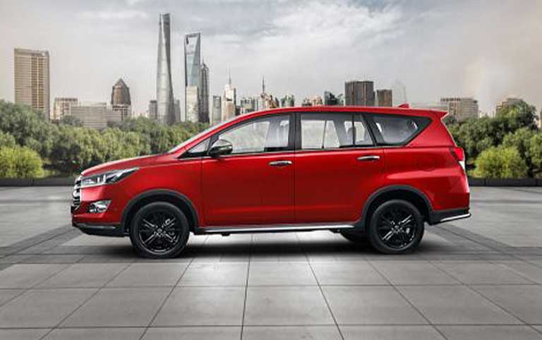 toyota-innova-venturer-2019-sl-2