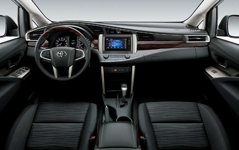 toyota-innova-venturer-2019-sl-5